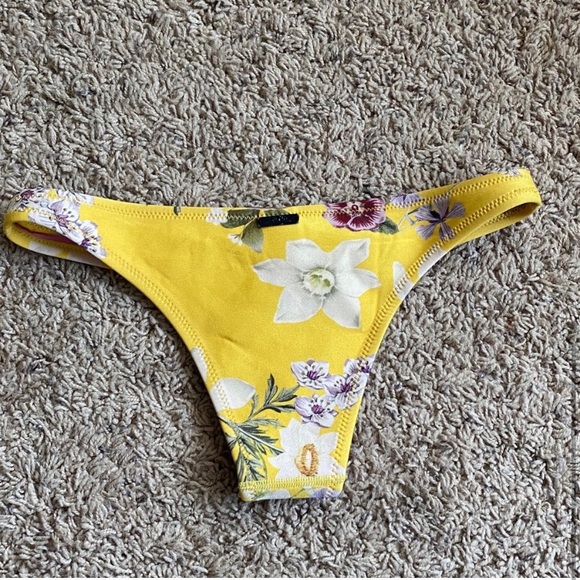 Triangl Delilah in Fiore Gallo in xs - Picture 5 of 5